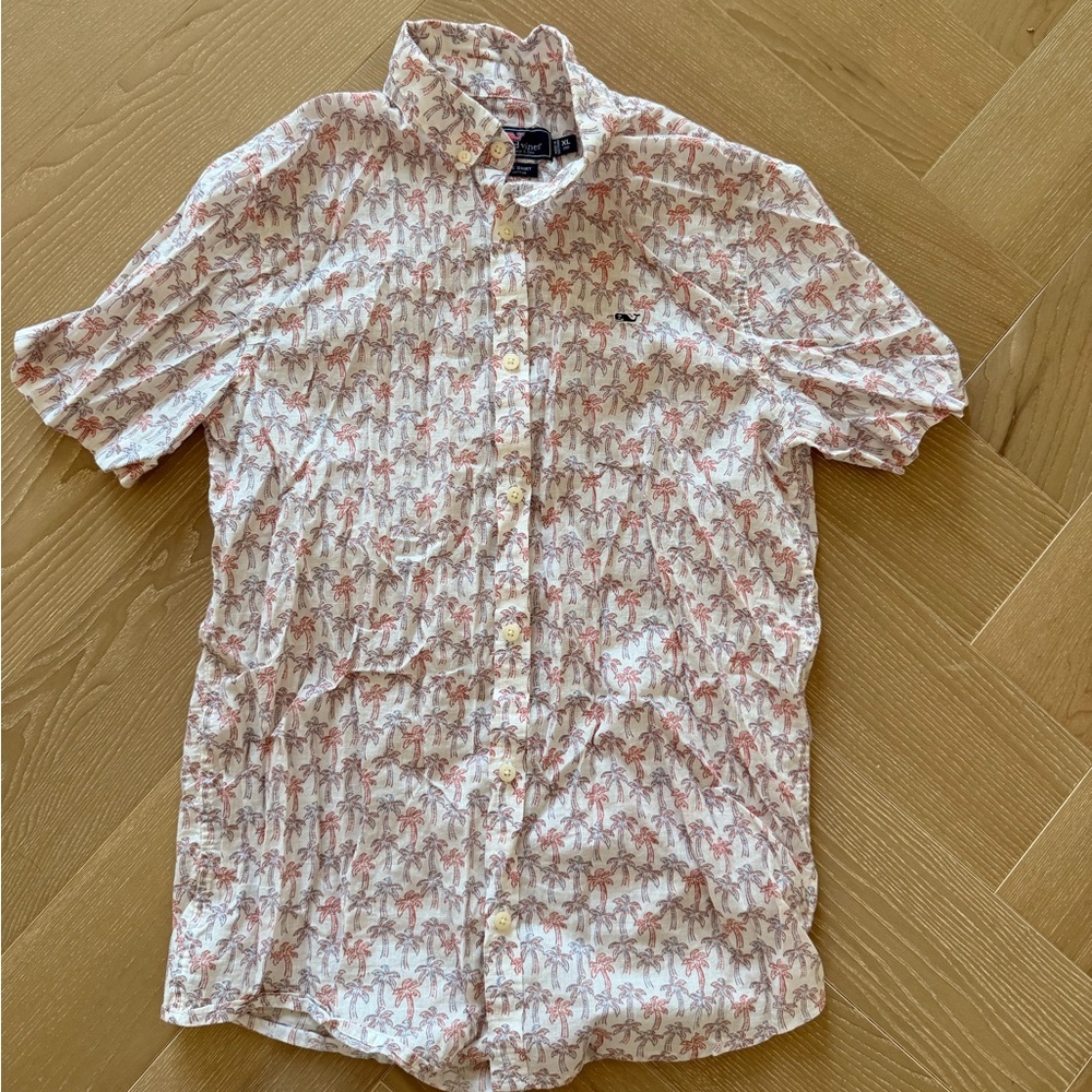 Vineyard Vines palm tree button down short sleeve shirt